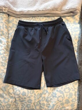 EUC Boys Vineyard Vines Performance Jetty Shorts - Navy Size XL (18)